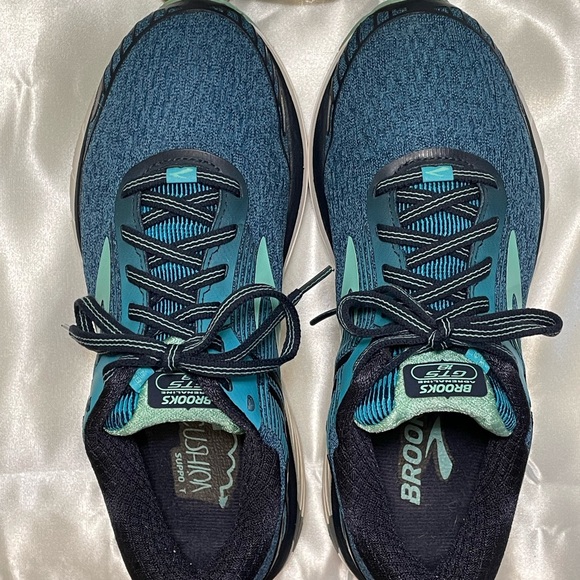 BROOKS WOMENS ADRENALINE GTS 18. Sz 8. EUC! Structured heel for foot stability! - Picture 1 of 8